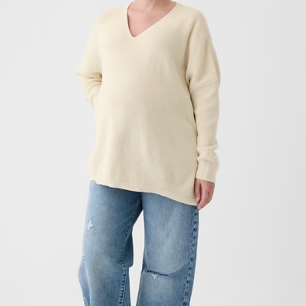 GAP Cream Oversized Maternity Vneck Sweater M